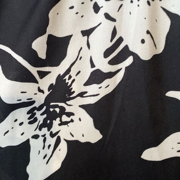 Banana Republic Black and White Floral Midi Dress Size 8P - Picture 7 of 12